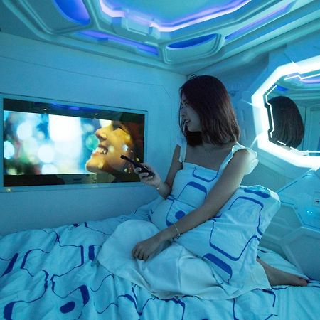 Jc Space Capsule Hotel Куах Экстерьер фото