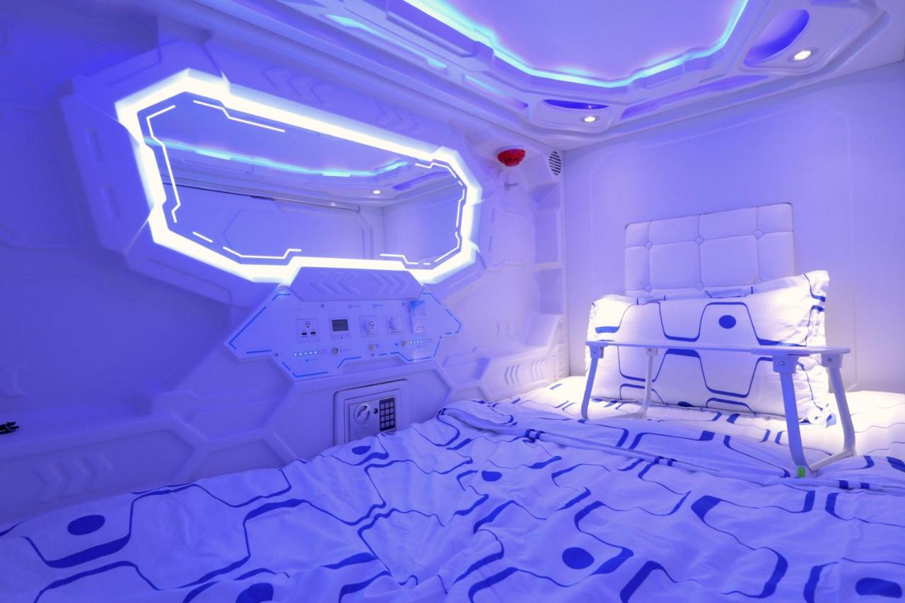 Jc Space Capsule Hotel Куах Экстерьер фото