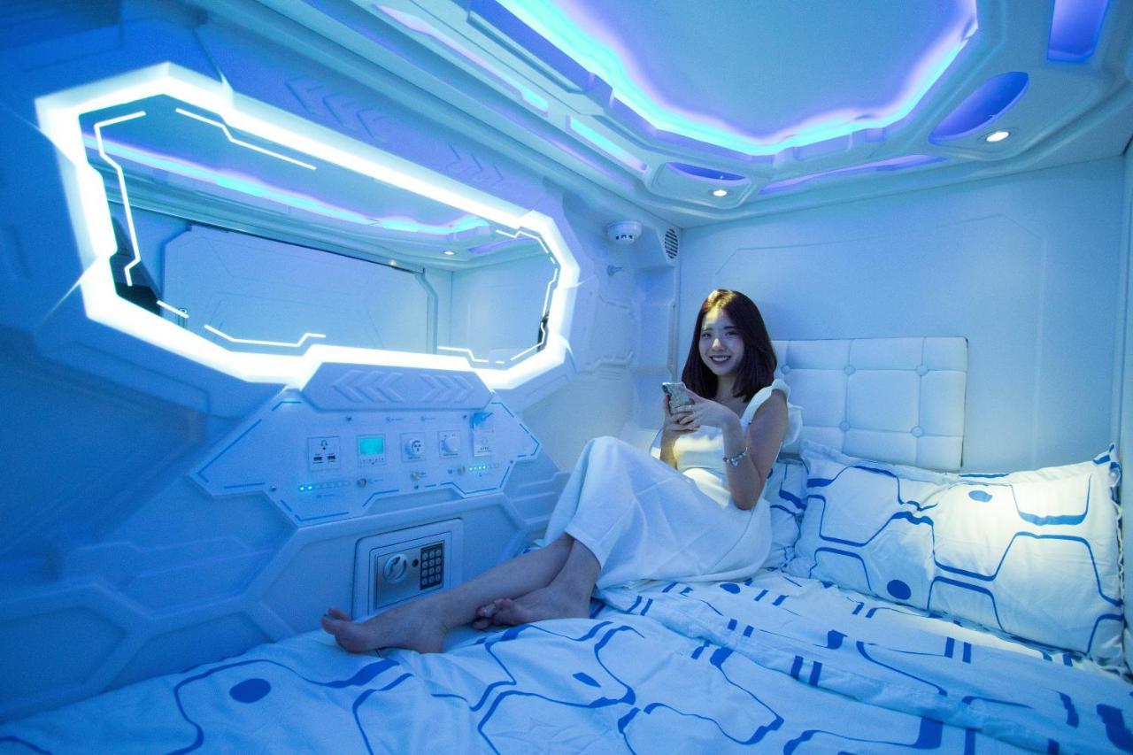 Jc Space Capsule Hotel Куах Экстерьер фото