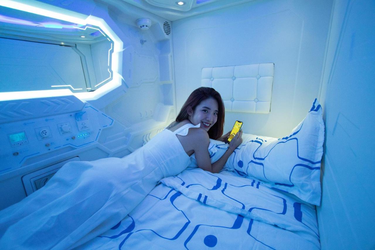 Jc Space Capsule Hotel Куах Экстерьер фото